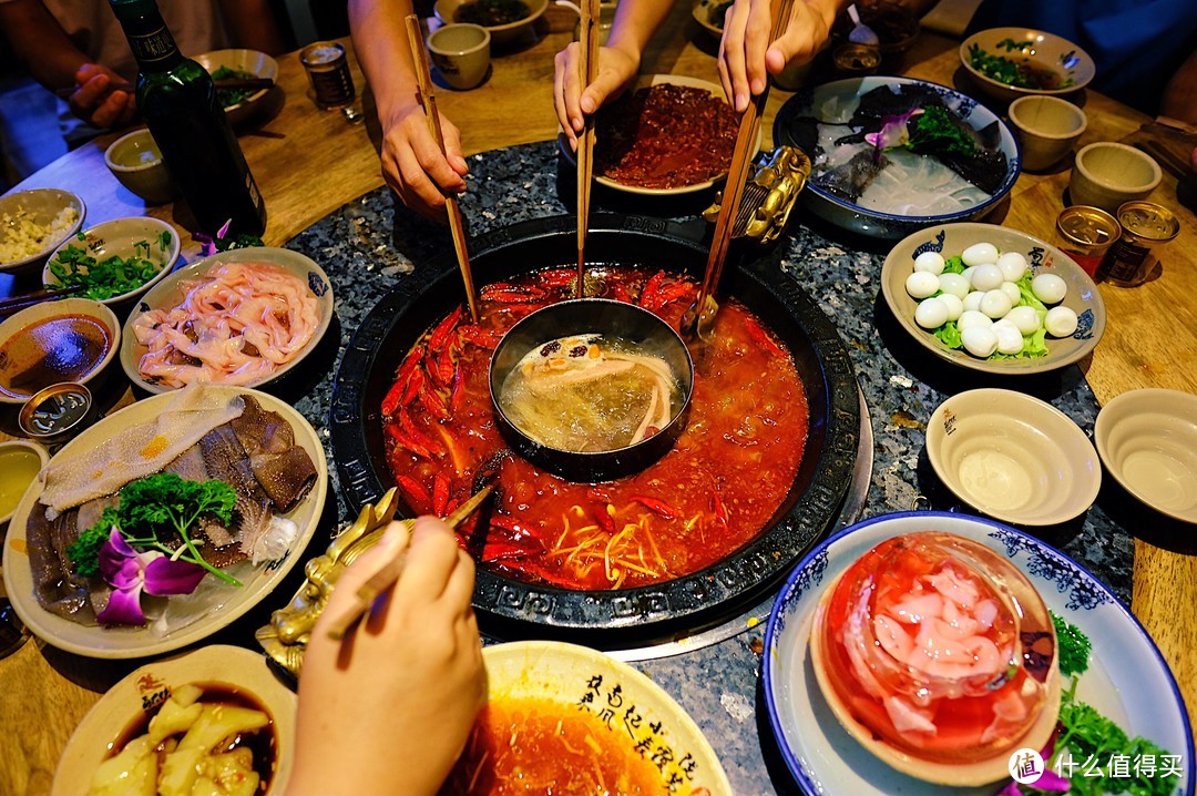 吃啥子莫担心，资深吃货带你超！超地道的成都美食攻略在此！