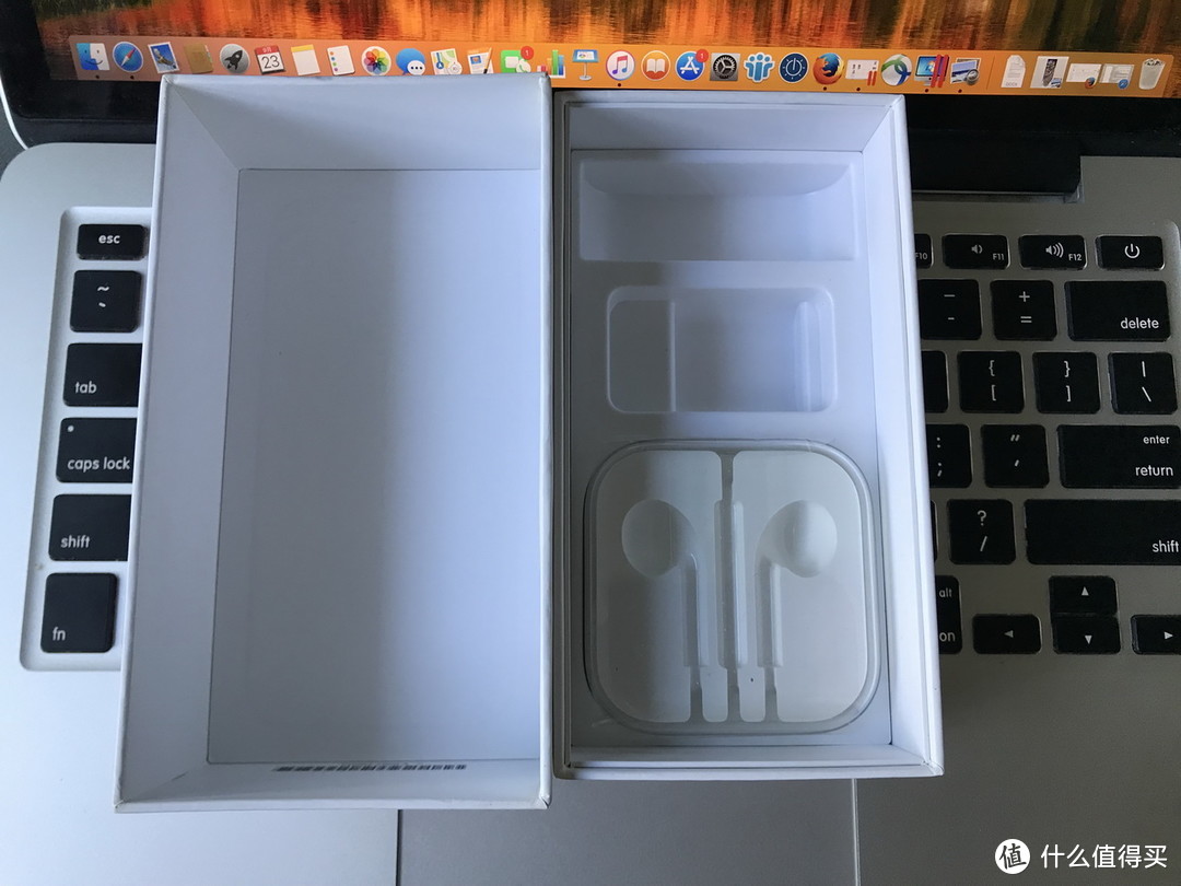 老乔离去，库克扛起的第一款iPhone大旗：Apple 苹果 iPhone5