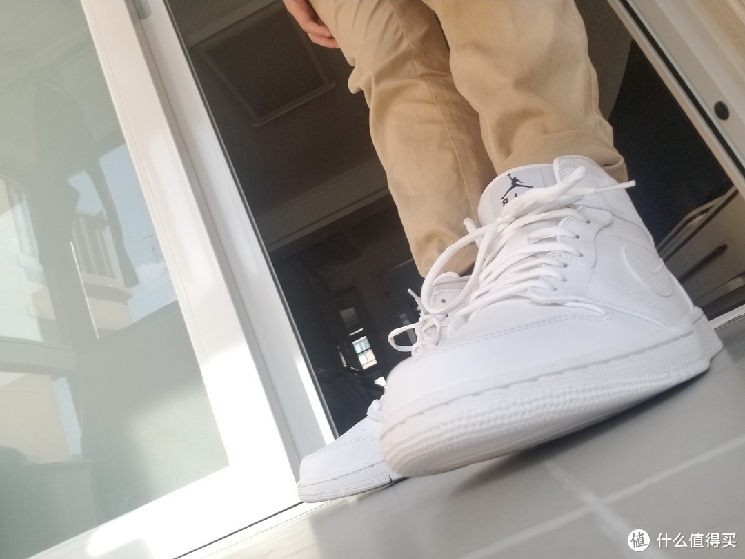 我的第一双AJ：Air Jordan 1纯白 篮球鞋开箱试穿（附真人兽）