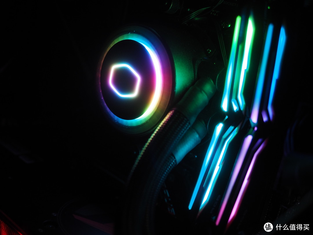 侧颜更美—CoolerMaster 酷冷至尊 冰神 G240S RGB 散热器开箱