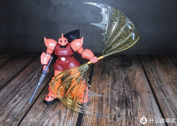 当然用短款的剑柄就没有这个问题了