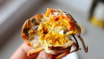 今锦上阳澄湖大闸蟹，鲜活美味，总之是“香”就对了！