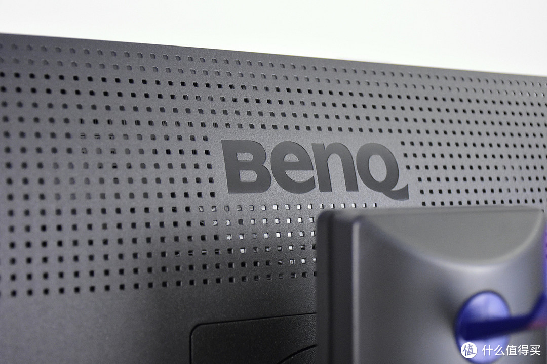 想当设计师又囊中羞涩？BenQ 明基 PD2500Q 专业设计显示器前来帮忙。