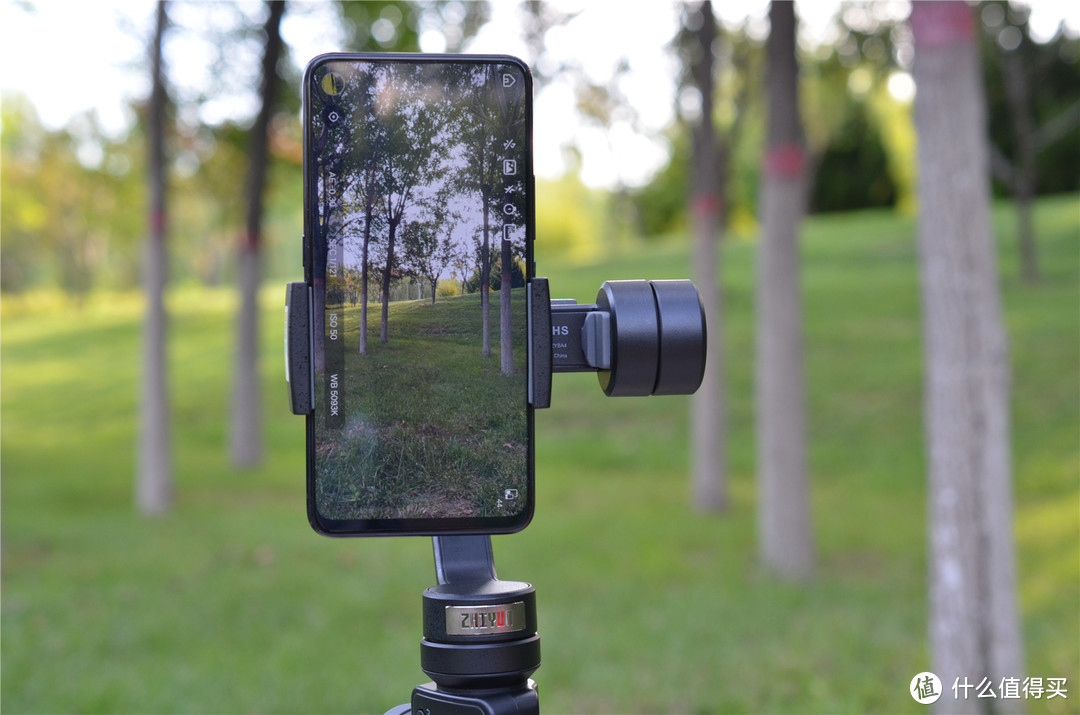 拍视频有它大片就成功了一大半-ZHIYUN SMOOTH 4稳定器体验