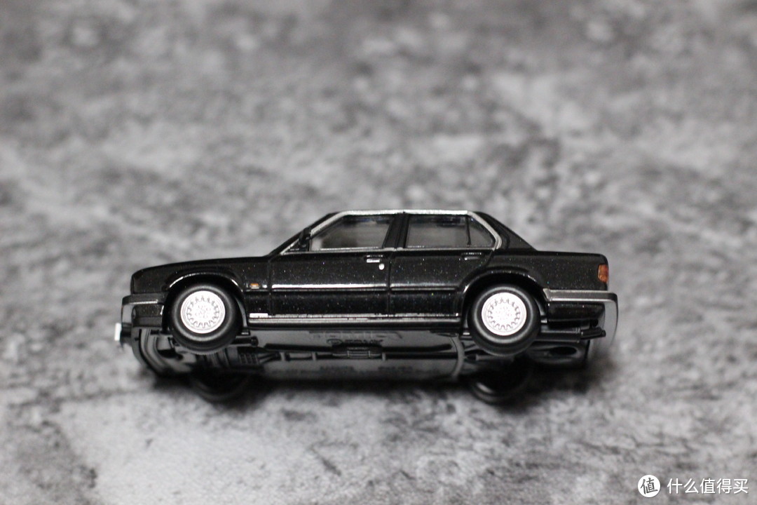 TOMICA 多美卡 TLV BMW E30 318i/ 325i 开箱晒单