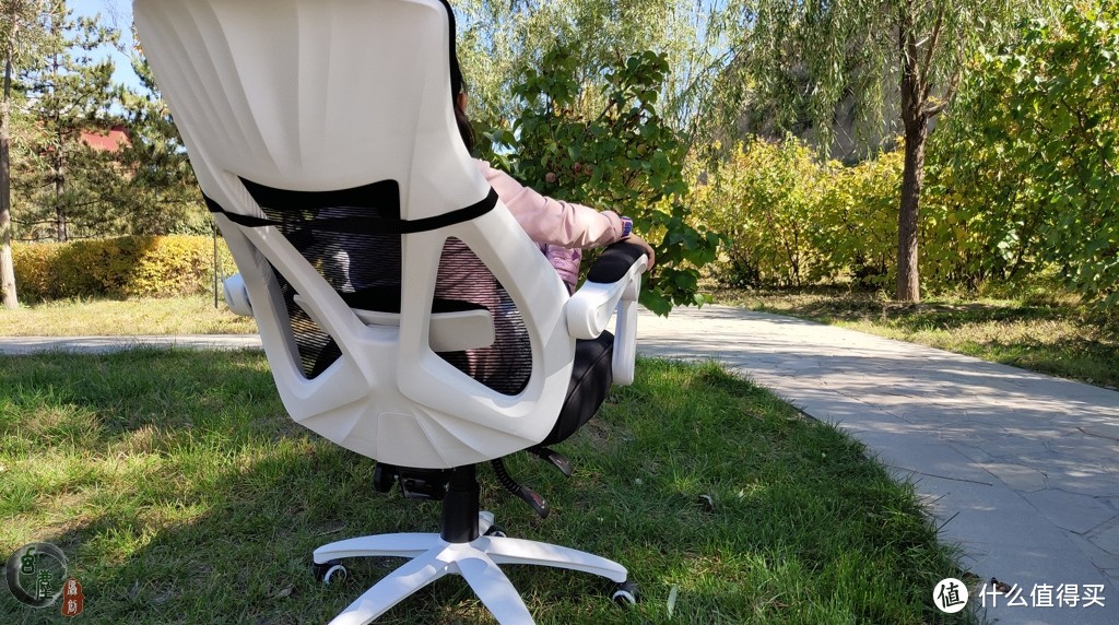 【测评】办公椅也能自成一道风景？可坐可躺超舒服
