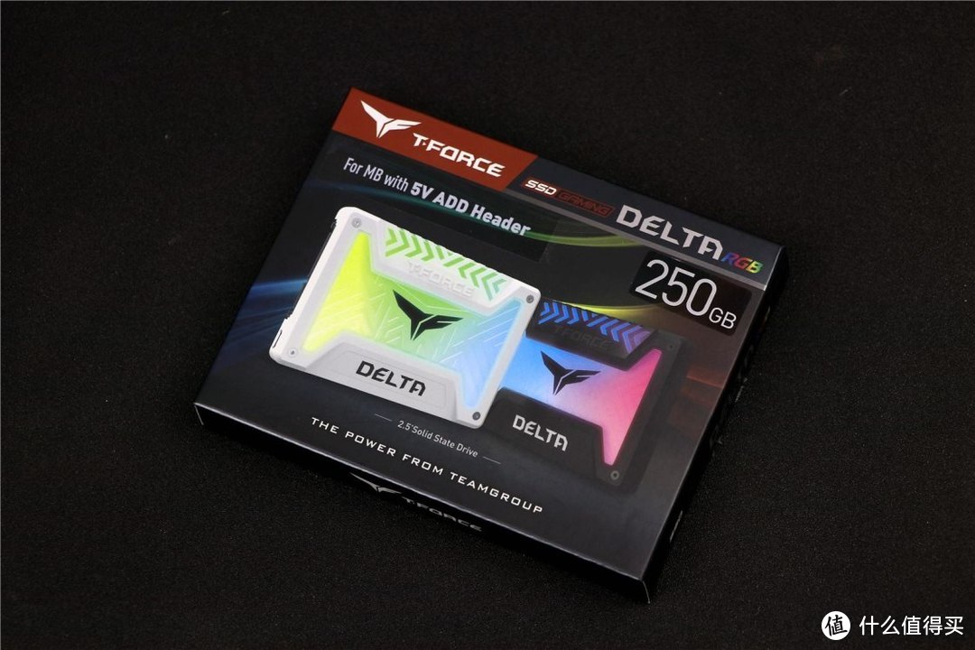 看固态硬盘是如何玩“光”的！--十铨T-FORCE DELTA RGB SSD评测