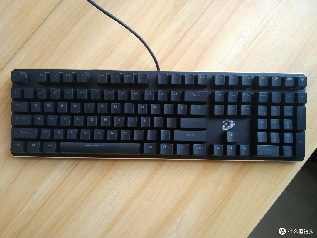 流光溢彩缀桌面—达尔优ek925 rgb机械键盘开箱