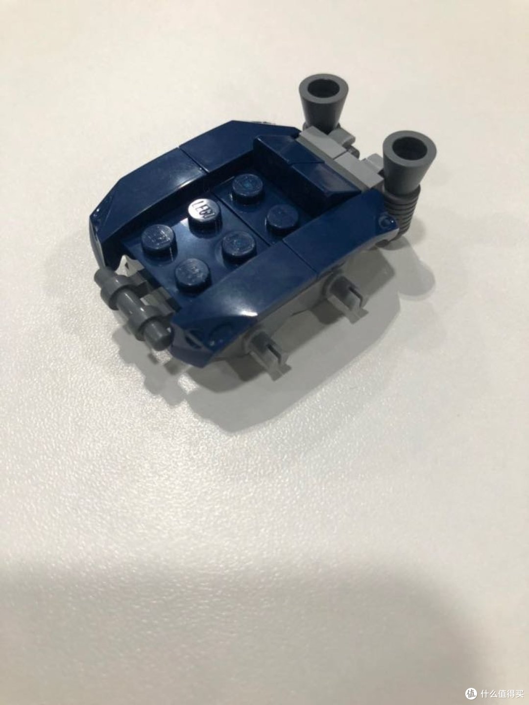 来一张稀有零件13导弹红骷髅的战车搭建完毕,有点像缩小版的76017