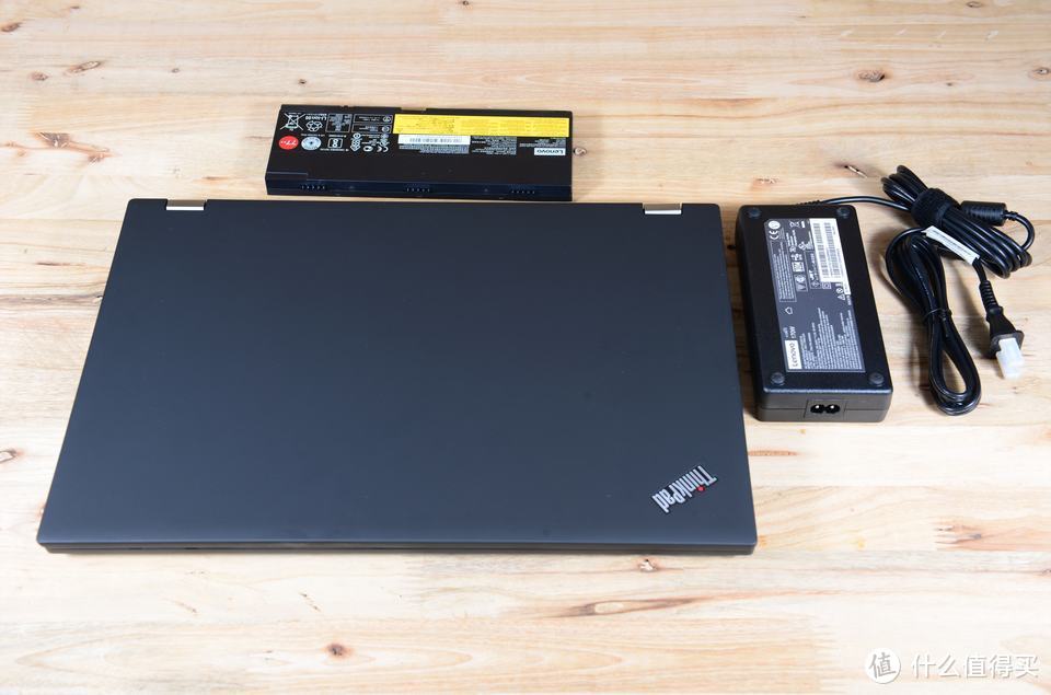 黑色性能板砖，Lenovo 联想Think Pad P52工作站开箱