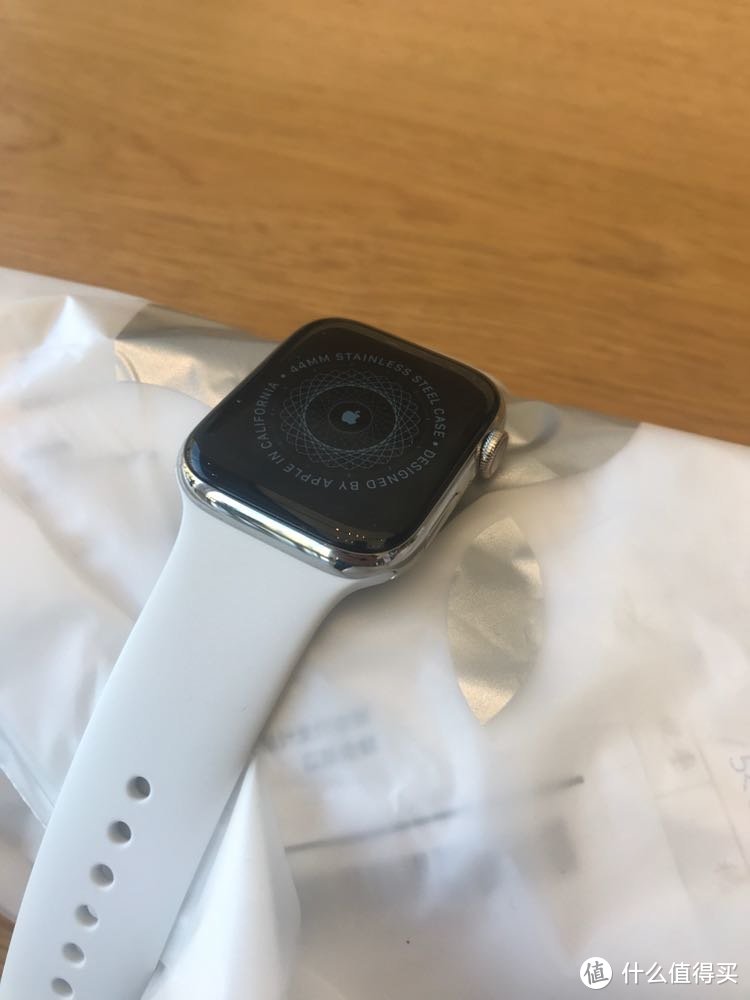 今年的苹果表还挺抢手—Apple Watch s4白不锈钢购买经历及晒物