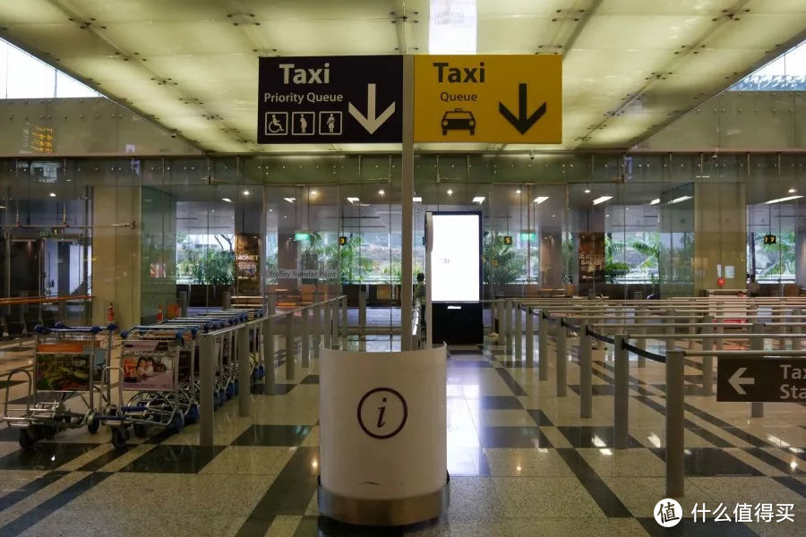 新加坡樟宜机场交通、购物、美食和转机全攻略，机场原来这么好玩