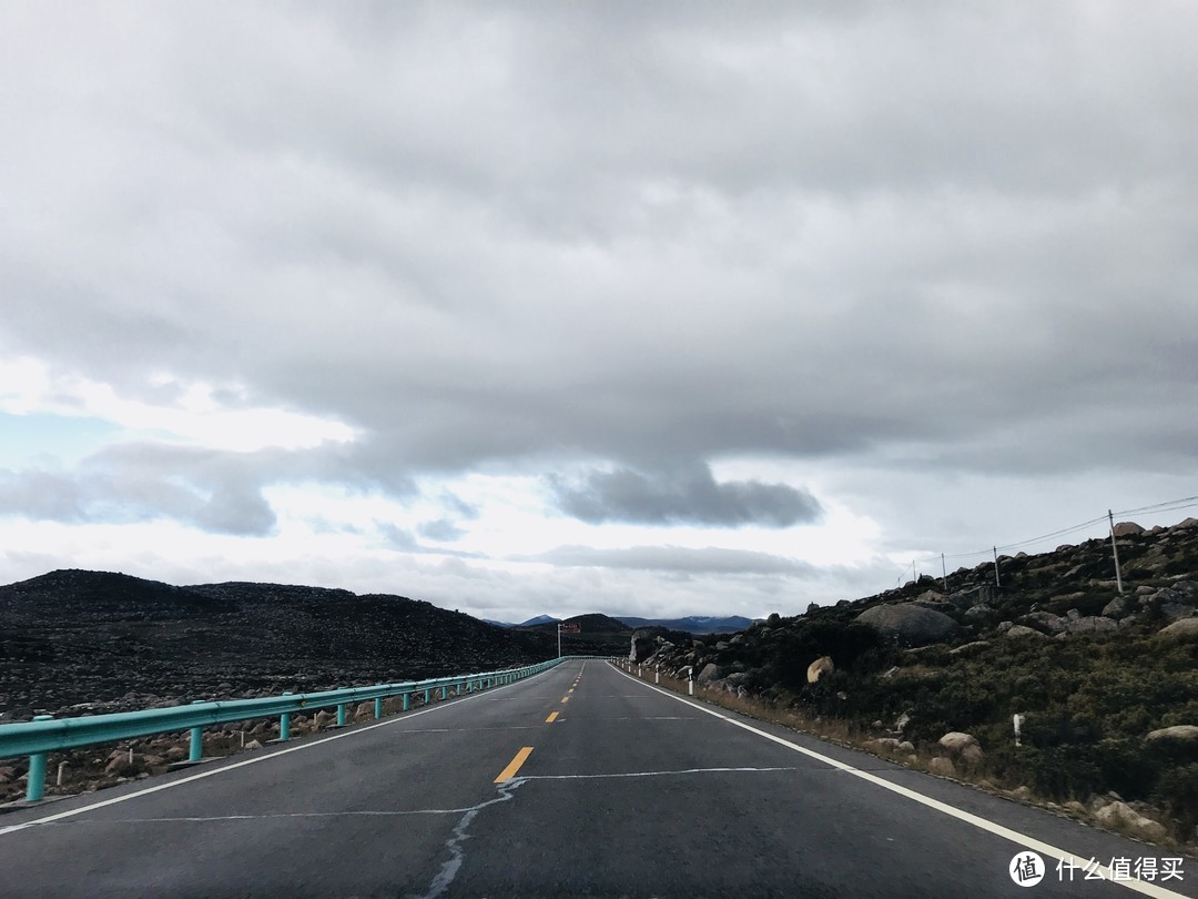 继普吉深潜，看过巴厘岛金打马尼火山；这一次，我们踏上海拔4000米的稻城亚丁，壮丽到令人震撼！