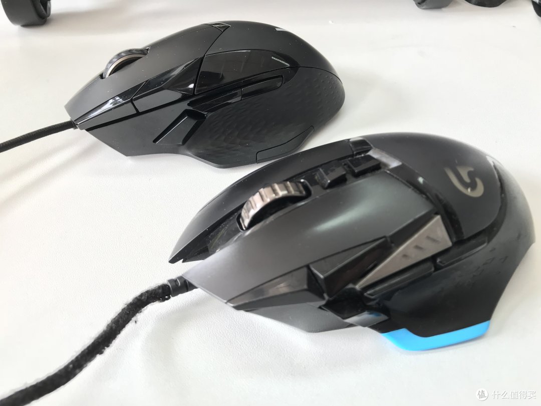 模式切换按钮前视角度,这个角度看的确不像,vt300比g503按键更宽外侧