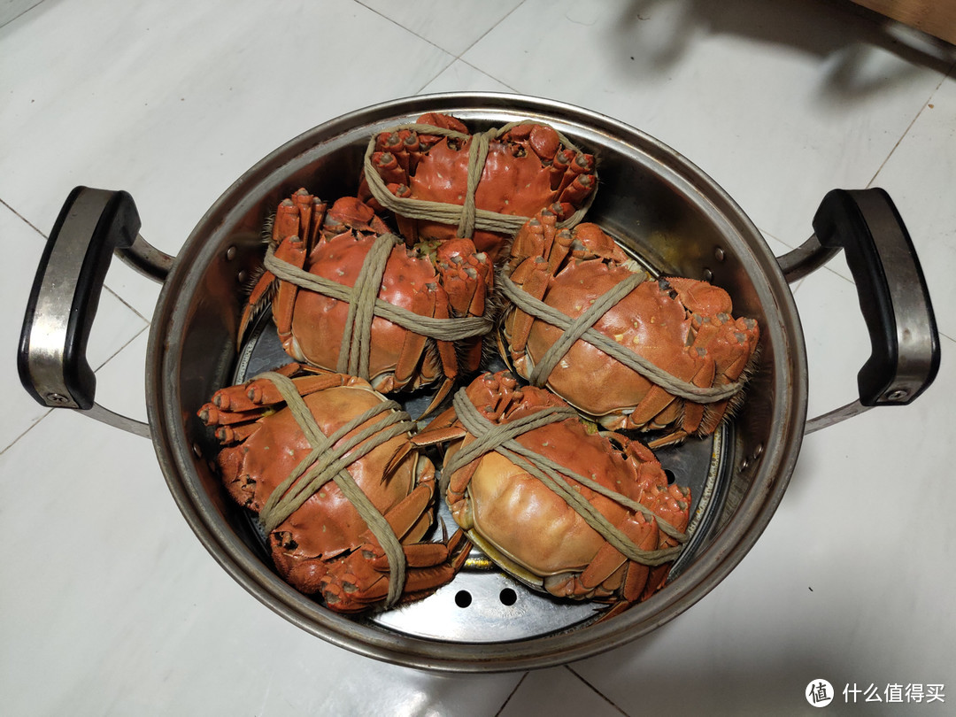 大妈请客吃螃蟹，晒一晒今锦上阳澄湖大闸蟹