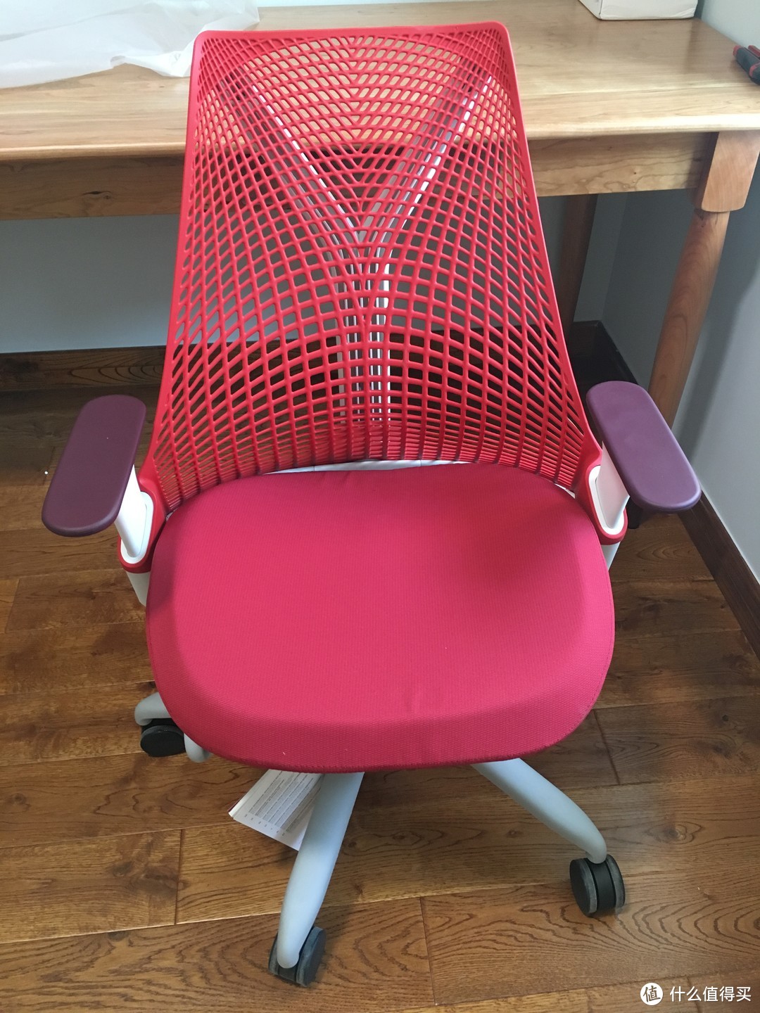 椅子也能红黑配——Herman Miller 赫曼米勒 Sayl Chair 电脑椅