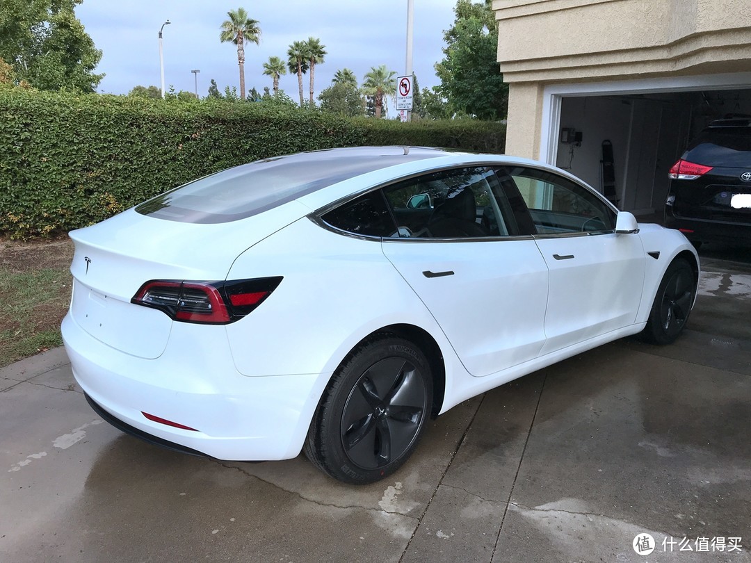 model3首發評測篇一特斯拉model3張大媽首發開箱評測