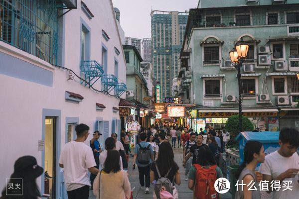 在赛博朋克美学消失前再去一次香港