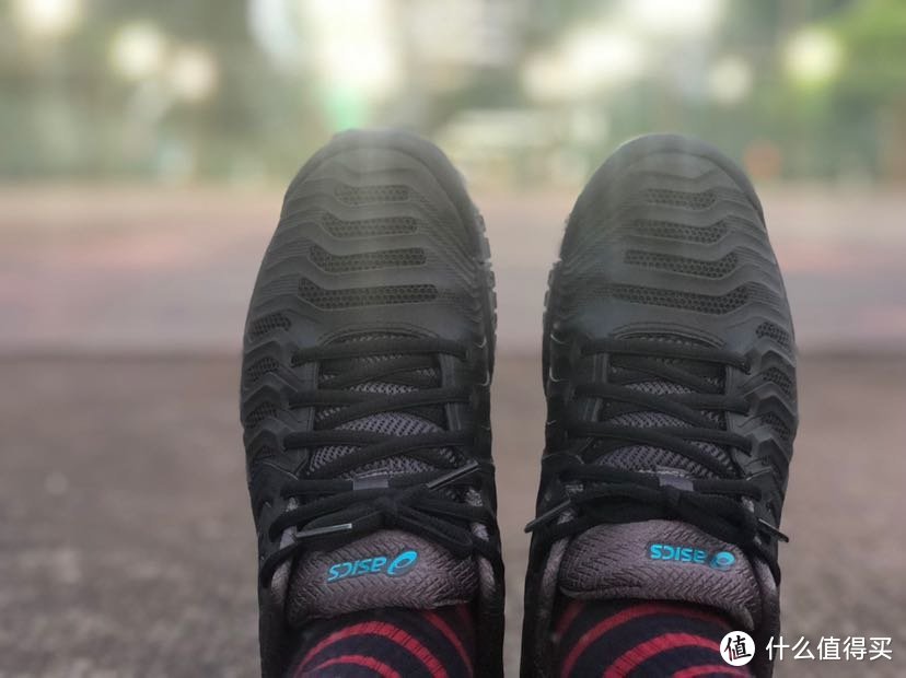 听说一试就会摒弃其他品牌的网球鞋 Asics Resolution7