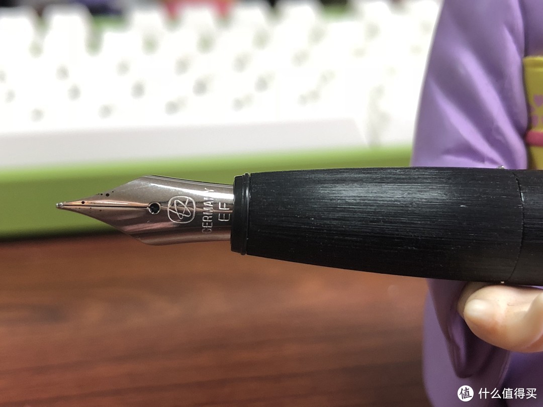 和L2K采用同样的Makrolon材质，这款百元钢笔Kaco刀锋到底好不好用？