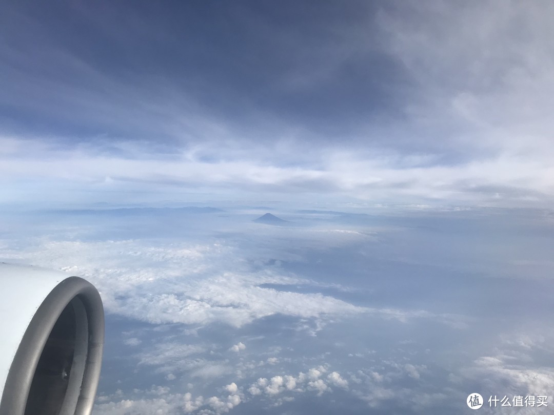 隐隐约约能看到富士山。