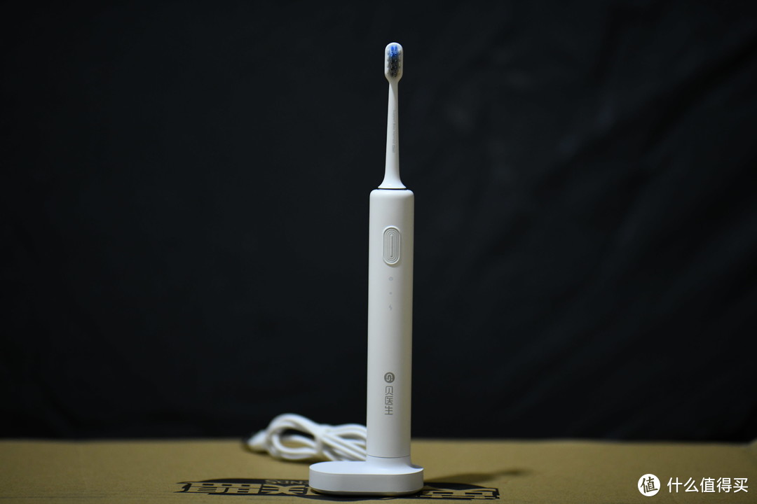 高颜值高效兼具的电动牙刷-贝医生声波电动牙刷