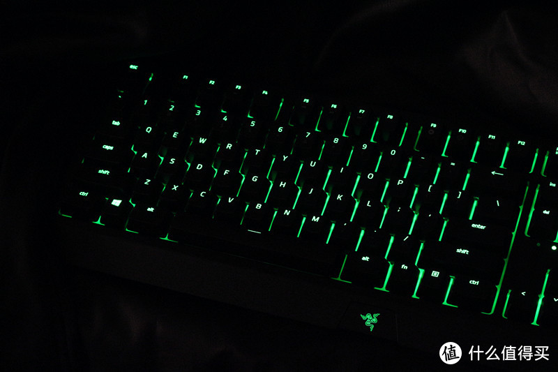 为你的桌面添加一抹电竞绿色—RAZER 键盘开箱