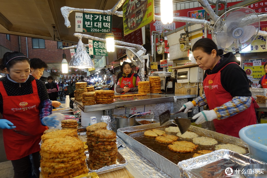 炸豆饼的摊位