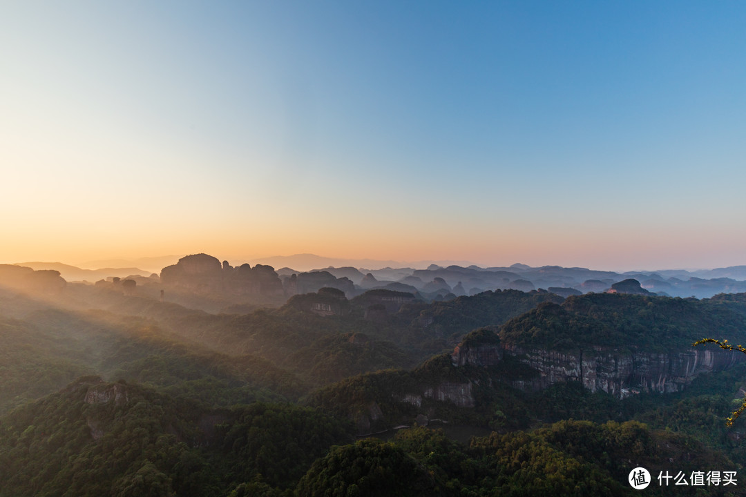 清晨的丹霞山