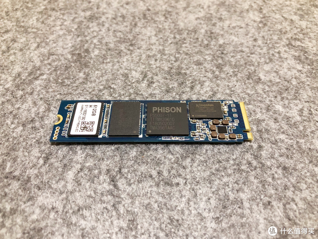 联想 Lenovo 拯救者 SL700 512GB NVMe 固态硬盘使用体验