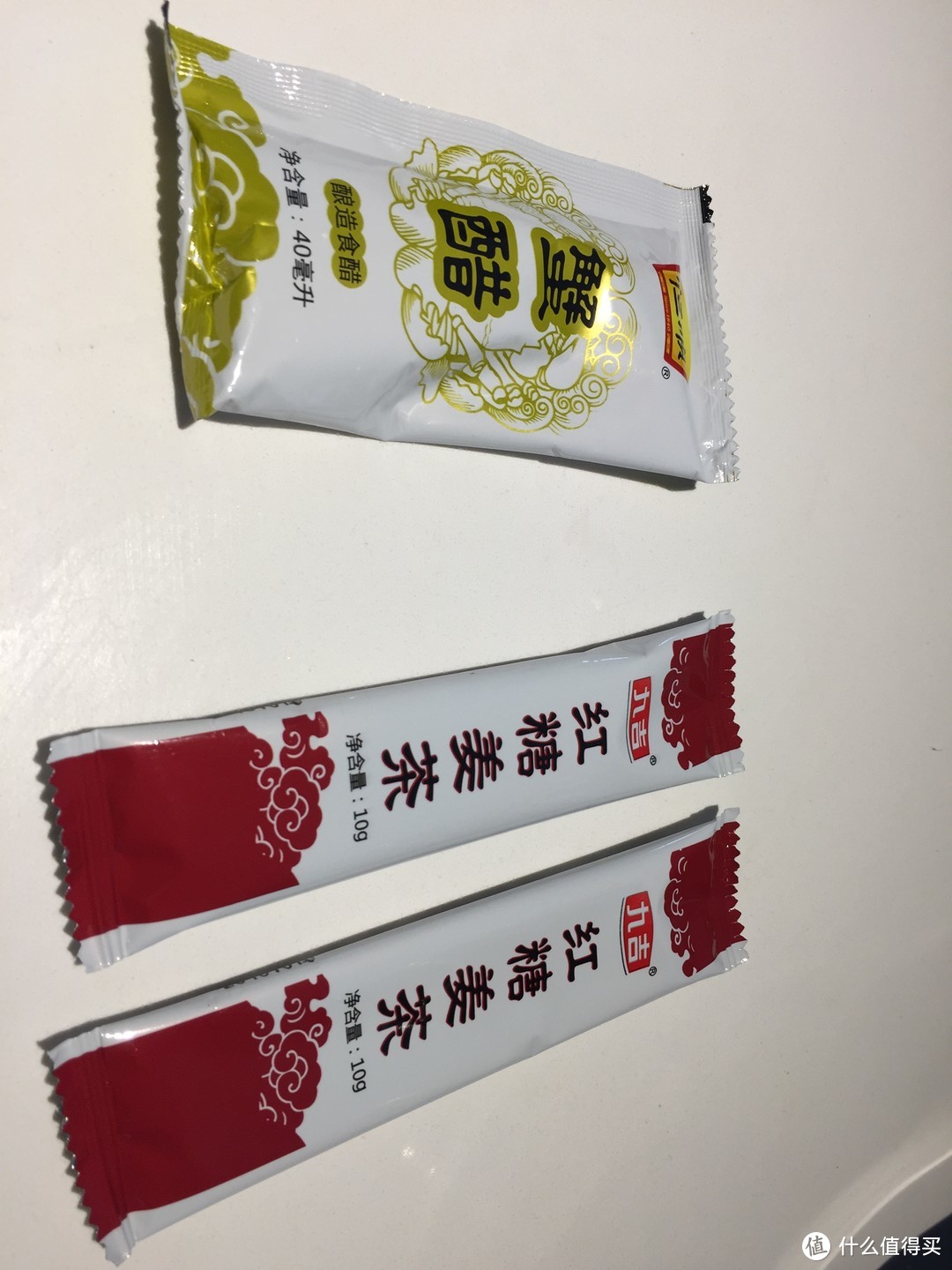 吃蟹伴侣袋里，是姜茶和蟹醋