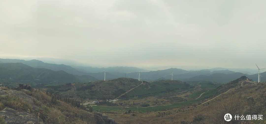 随便拍张全景，想来春天还是很美的