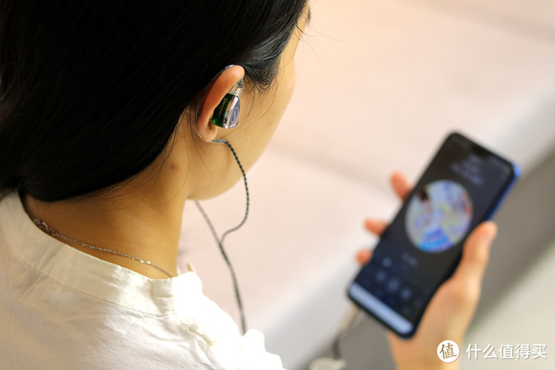 颜值和音质兼顾的TFZ T2 Galaxy入耳式HiFi耳机，值不值得入手？