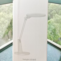 Yeelight LED台灯外观细节(开关|主体)
