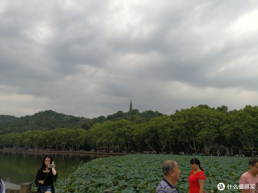 一路走来，峰回路转，景色果然不错，只是各个景点都是一闪而过，留待将来再来弥补遗憾吧