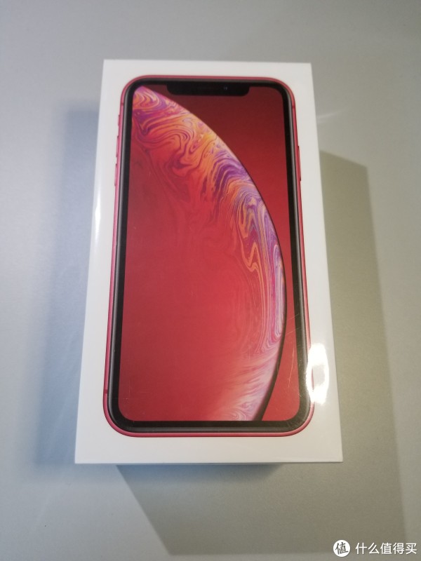 iPhone XR的包装没和XS一样弄个隐藏刘海的壁纸。