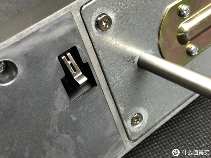 智能与传统博弈,智能门锁什么值得买?