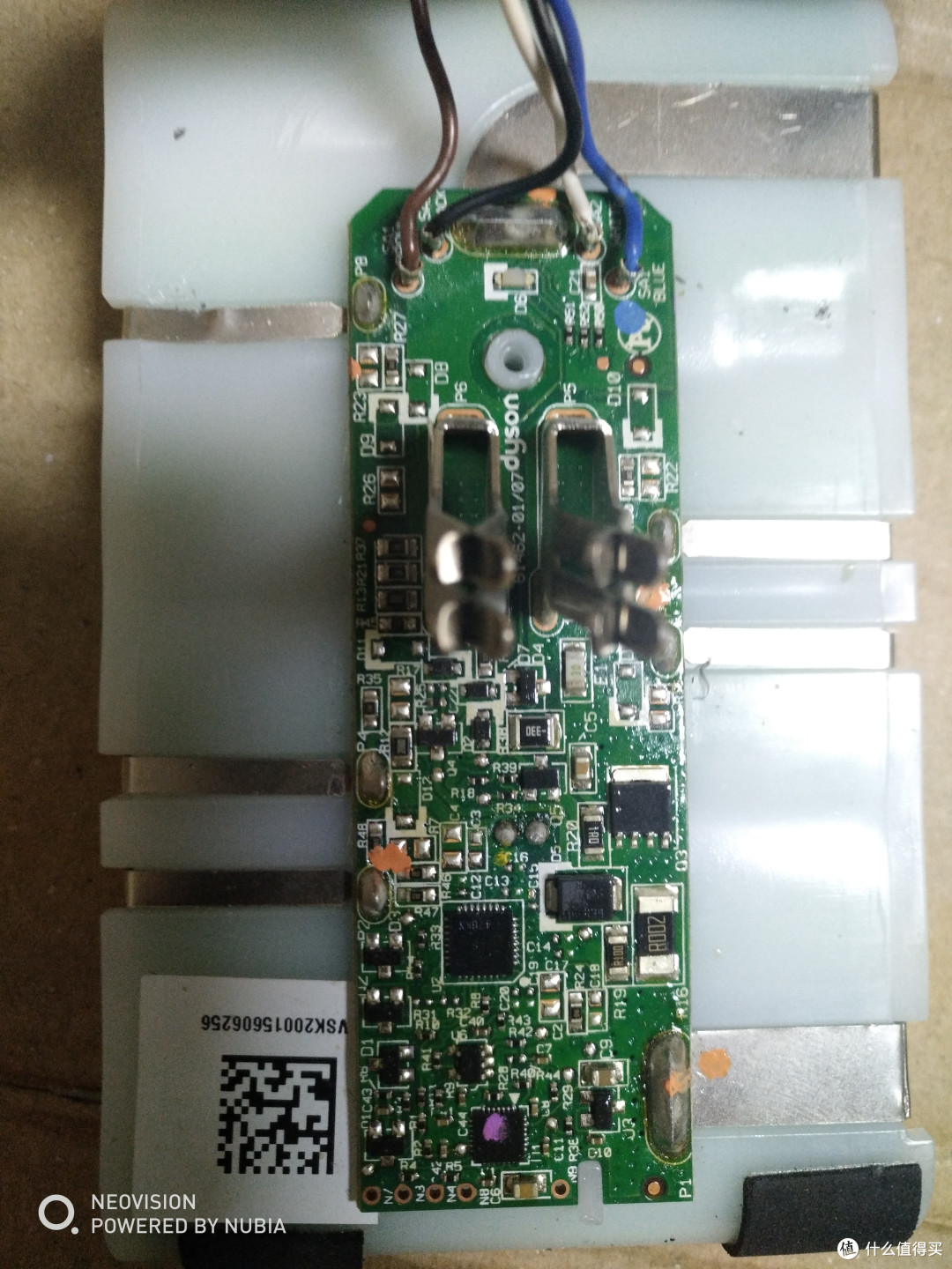 坏电池，外壳和保护板上的金属插口是最需要的，MOS输出就接它