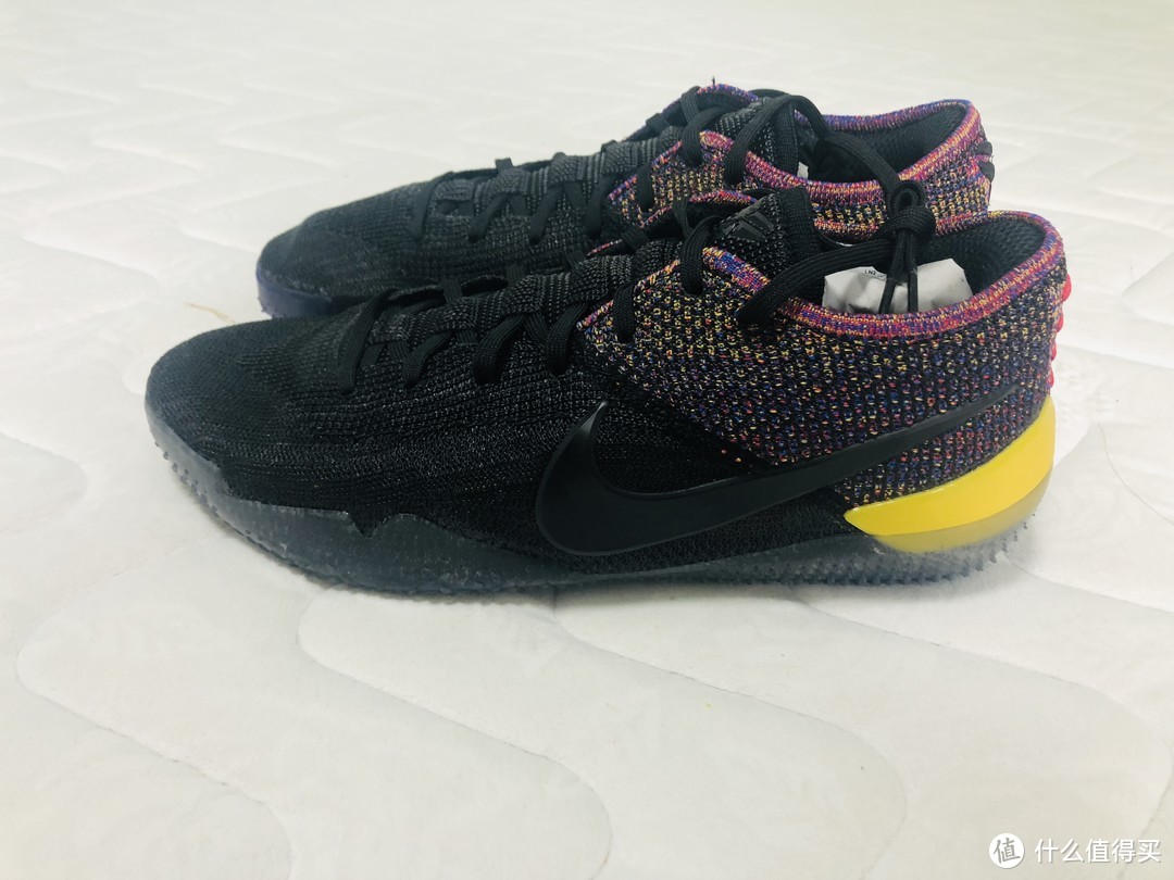 这是一双足球鞋，还是一双篮球鞋——NIKE KOBE NXT 360