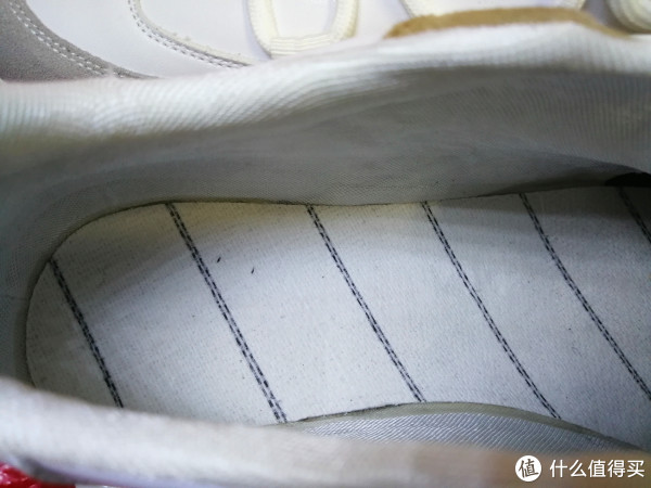 鞋内部看鞋底，还算工整