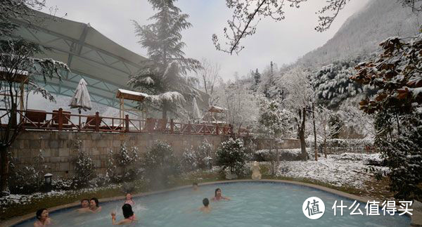 海螺沟保姆级攻略，近距离看雪山冰川、泡温泉，九寨沟关闭了还可以来这~