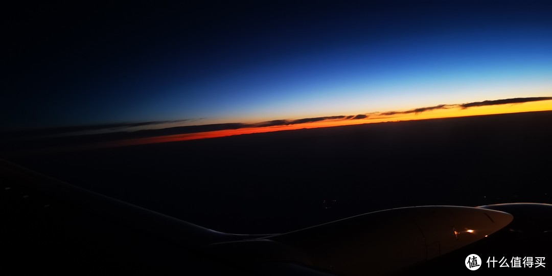 飞机上拍的日出 