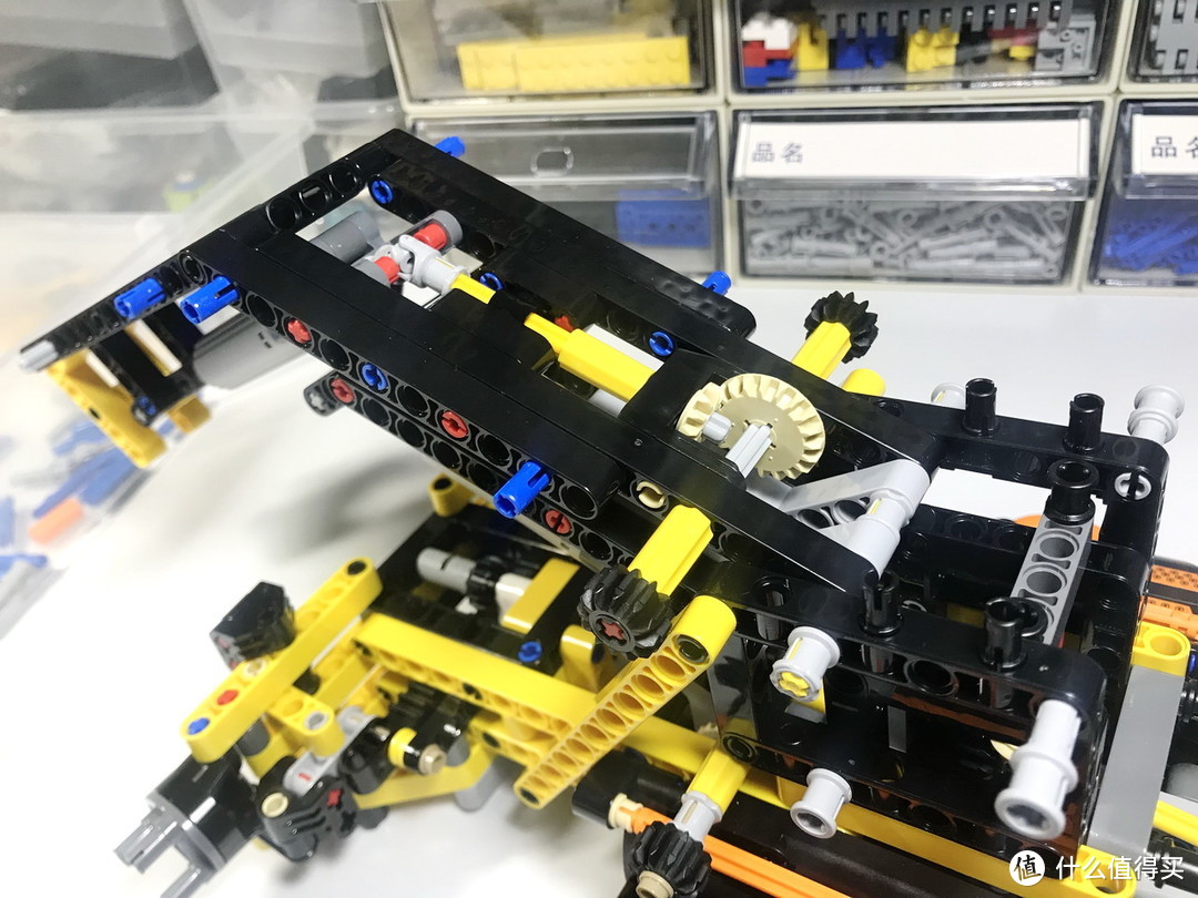 LEGO 乐高 拼拼乐 篇176：未来与现代的结合：42081 沃尔沃 ZEUX 概念式装载机