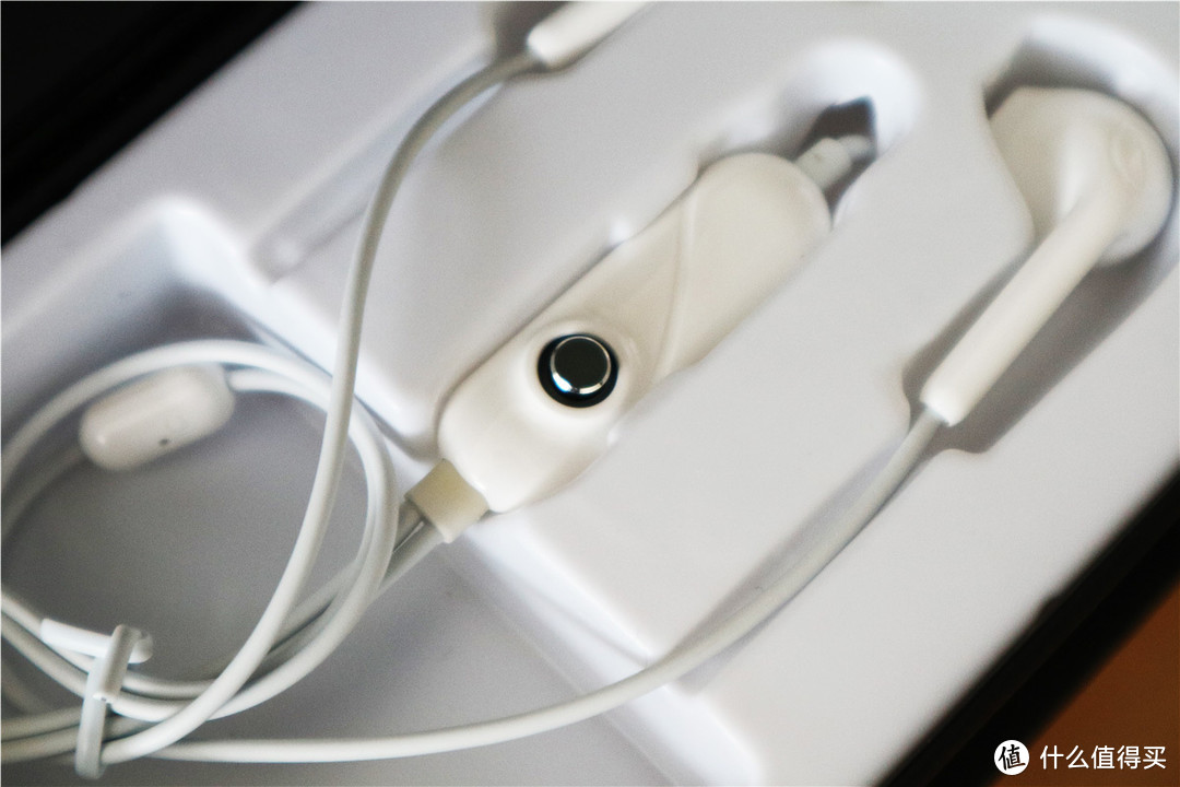一款3D环绕耳机体验：比较有特点的有线耳机！