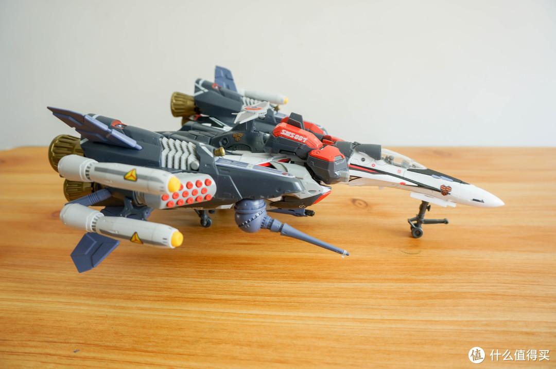 Bandai 万代 超时空要塞 1:72 VF-25F 全装备重装型/阿鲁特机专用模型晒单！