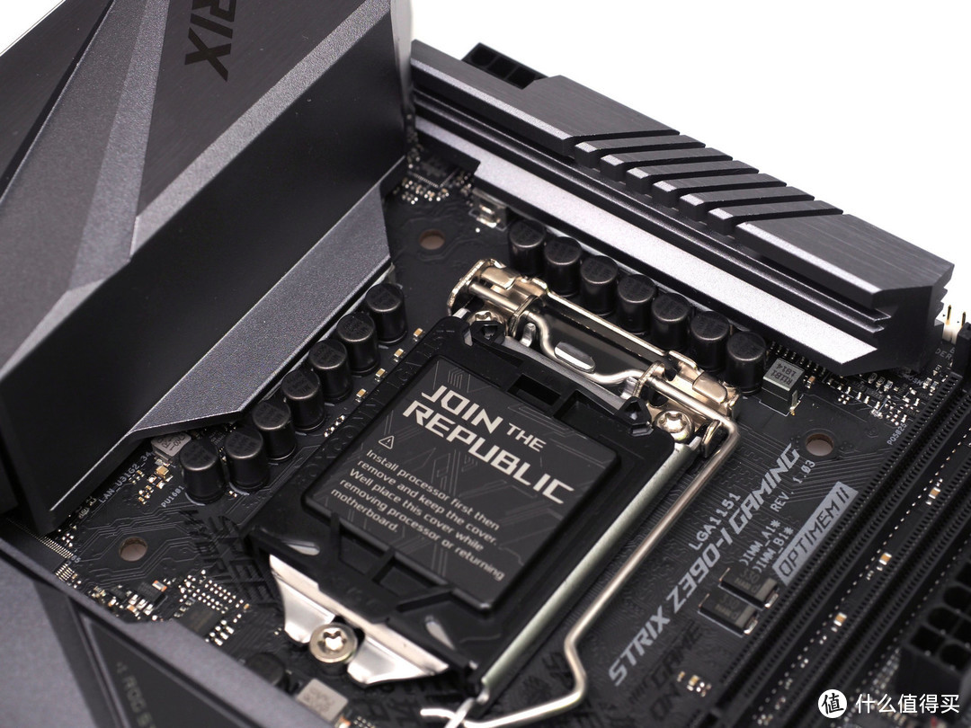 ROG STRIX Z390-I GAMING和Gskill 幻光戟DC内存开箱首测—终极强化小钢炮