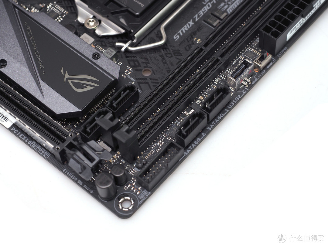 ROG STRIX Z390-I GAMING和Gskill 幻光戟DC内存开箱首测—终极强化小钢炮