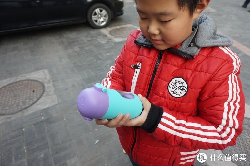 用兴趣培养孩子的习惯-Gululu Go智能互动水杯评测