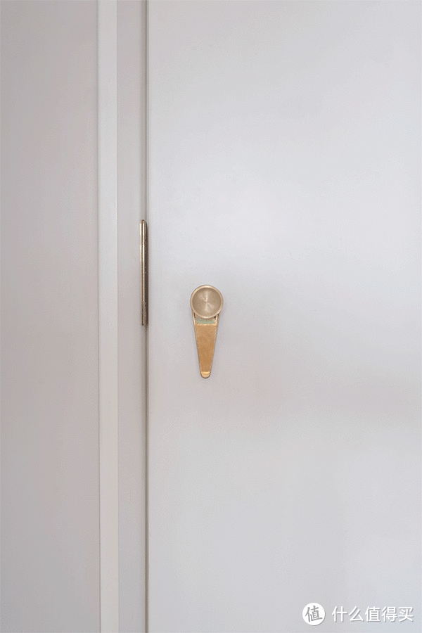 ▲我设计的门把手在室内可以简单的锁闭