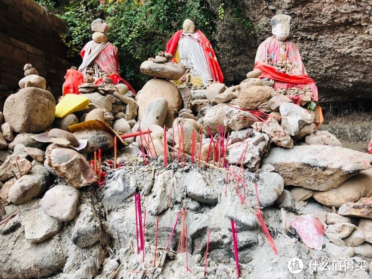 银杏黄时白岩寺